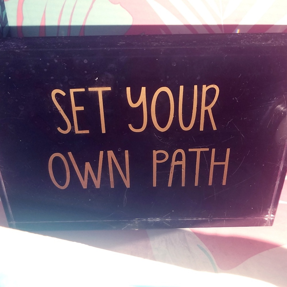 SET YOUR OWN PATH Plaque